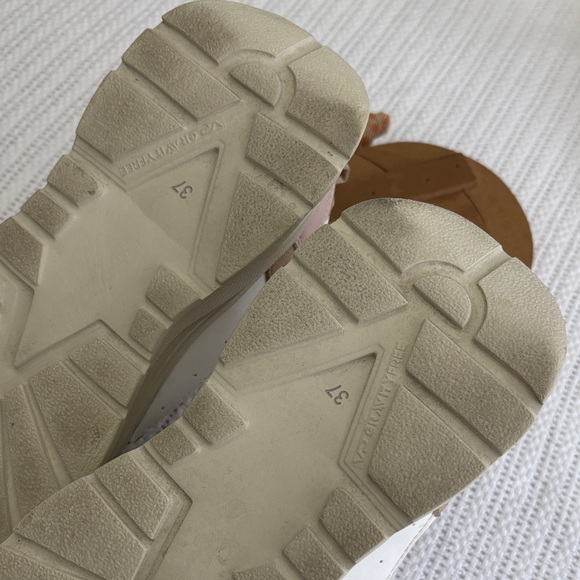 MoEa Gen 5 trainers - Picture 4 of 7